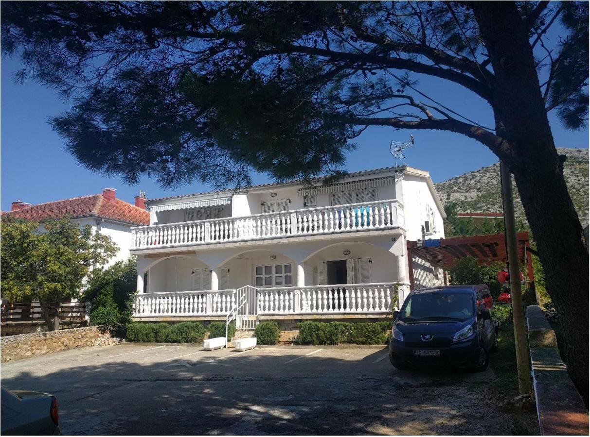 Bosi I Goli Διαμέρισμα Starigrad Paklenica Εξωτερικό φωτογραφία