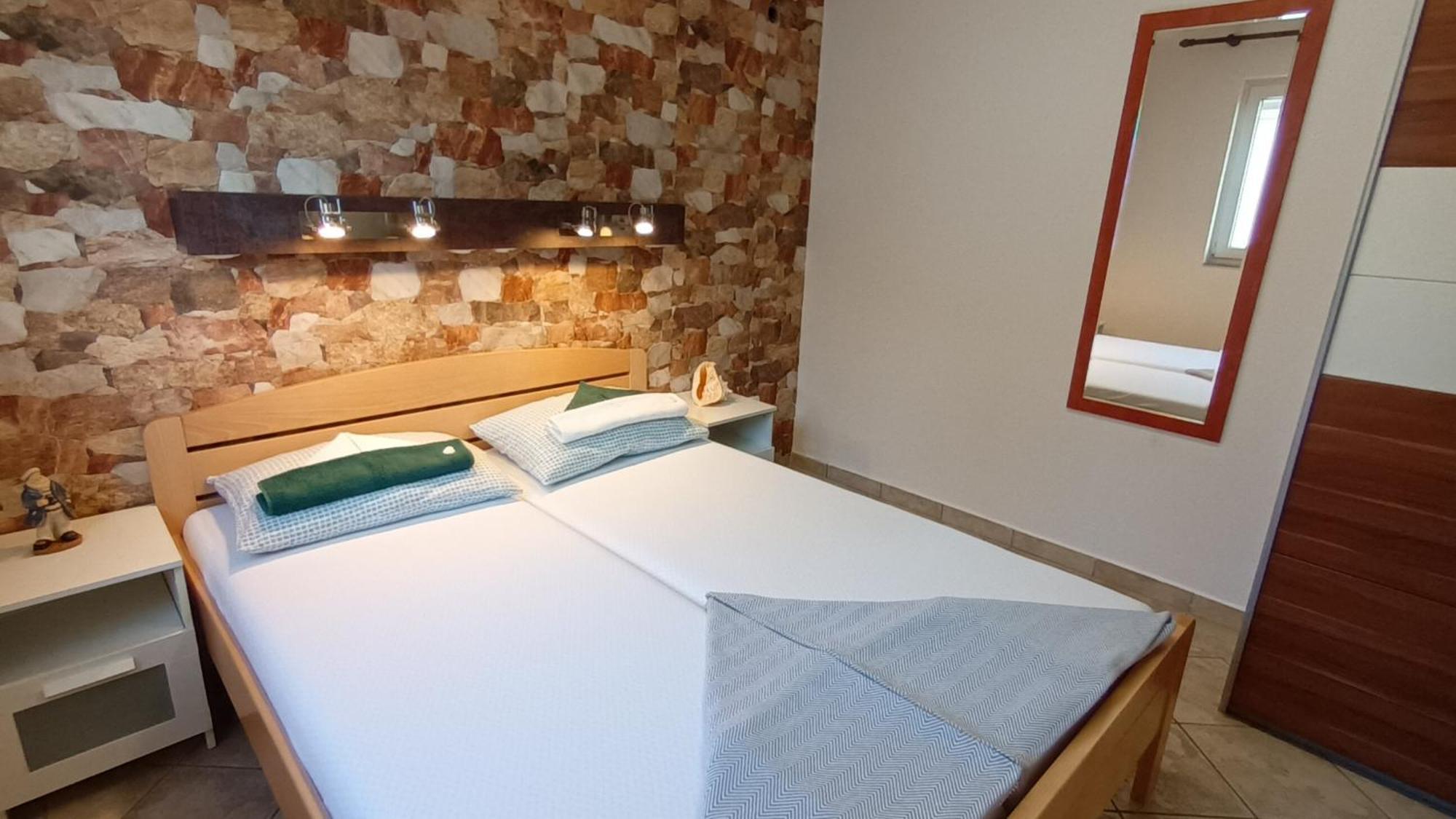 Bosi I Goli Διαμέρισμα Starigrad Paklenica Εξωτερικό φωτογραφία