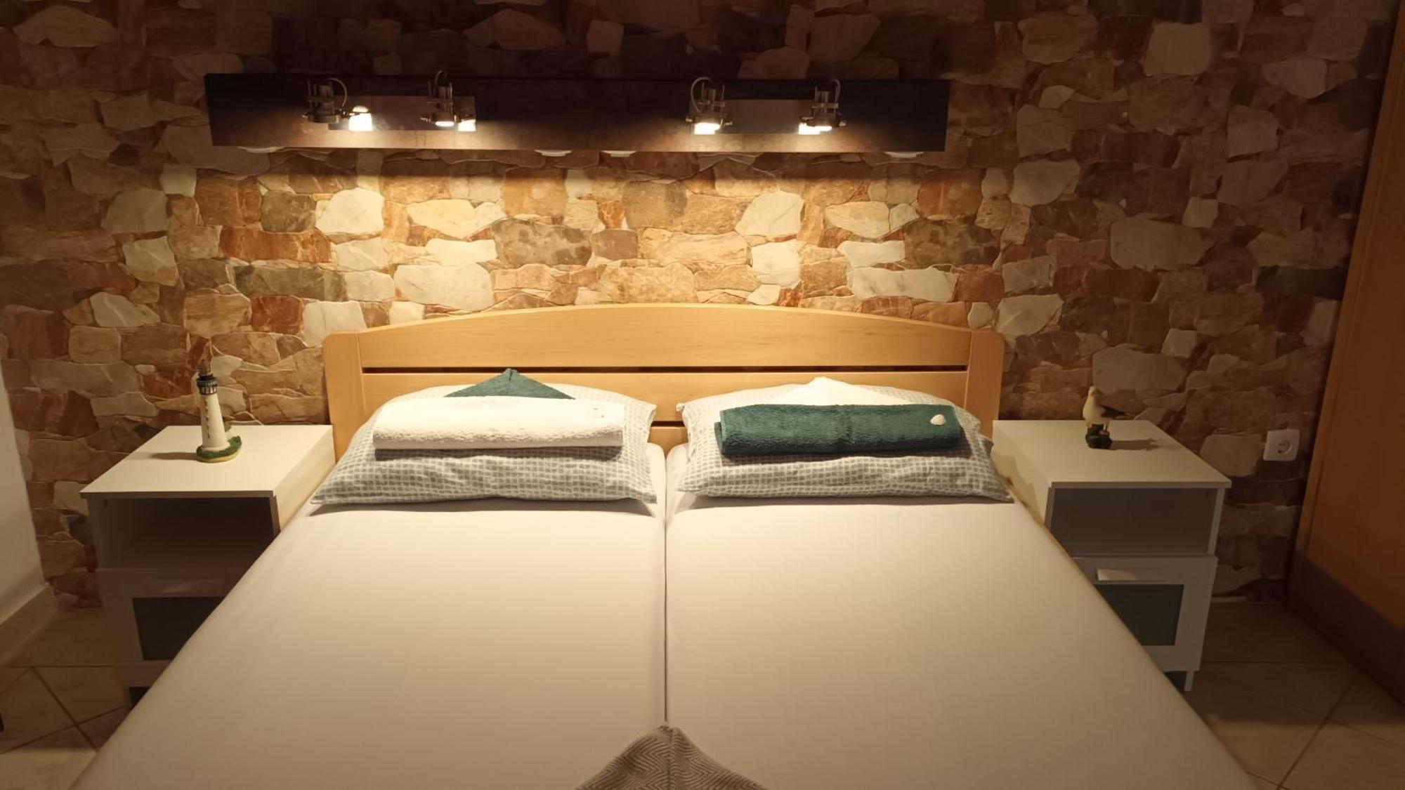 Bosi I Goli Διαμέρισμα Starigrad Paklenica Εξωτερικό φωτογραφία